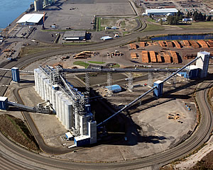 Aerial photo of the EGT Grain Terminal in Longview, WA.
